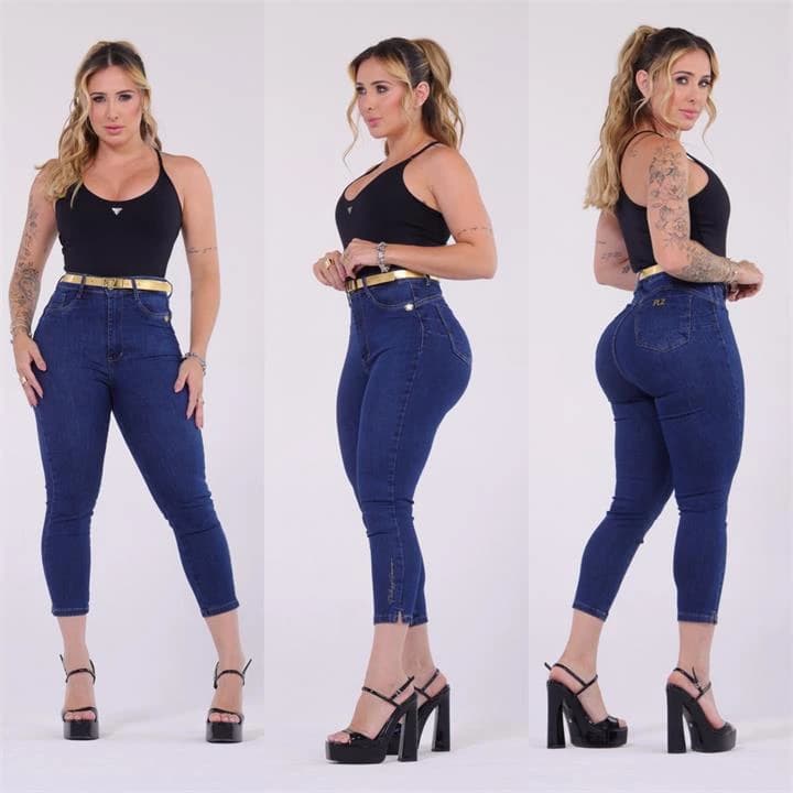 CALÇA CAPRI COM CINTO (COM BORDADO)