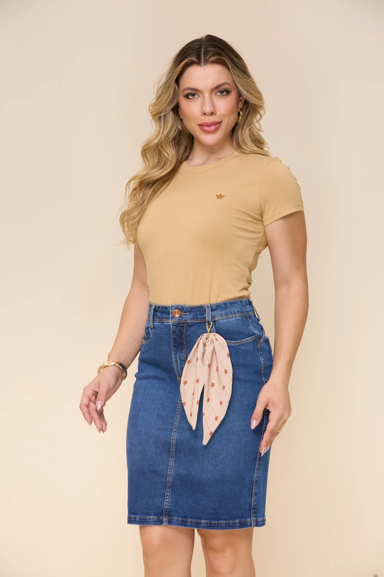 SAIA SECRETARIA COM LENÇO 3