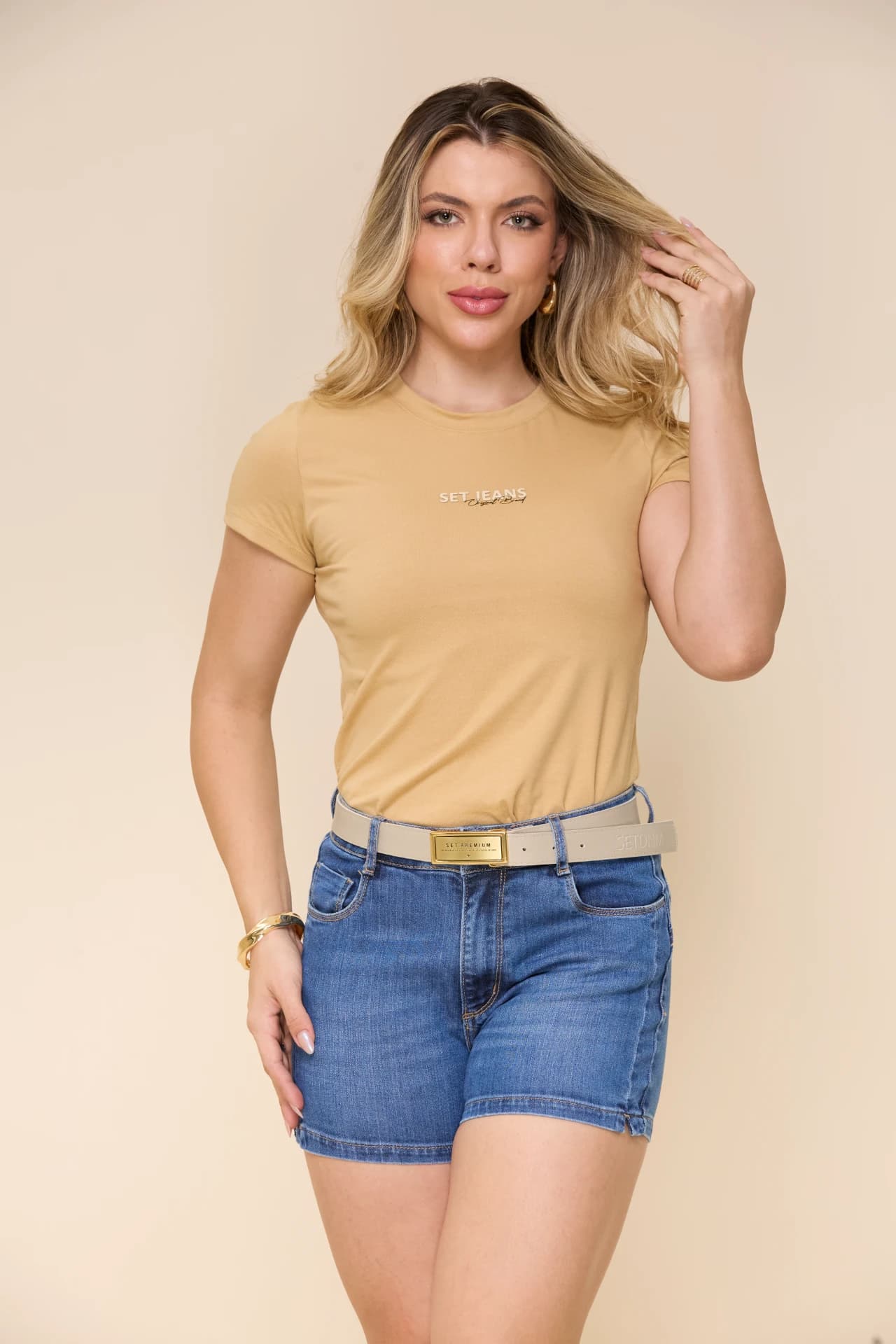 SHORT CURTO COM CINTO ABERTURA 3