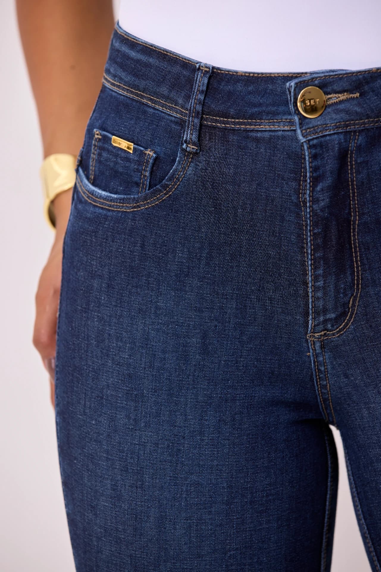 CALÇA SKINNY COM PENCES 1